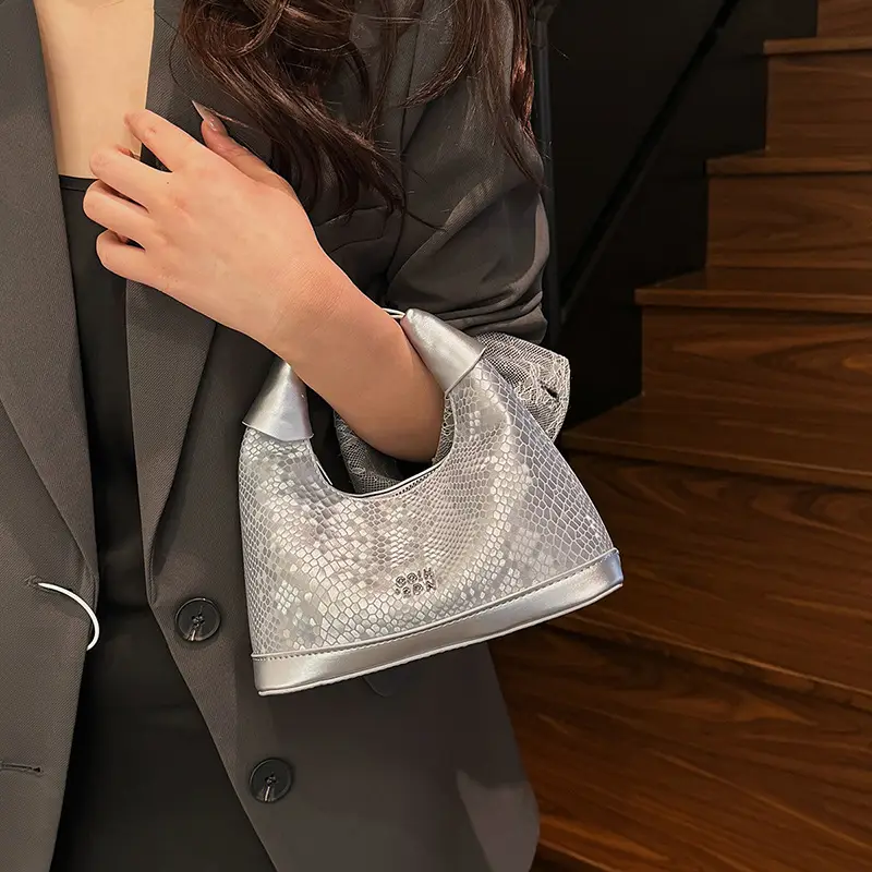Maroon Snake Pattern Crossbody Bag for Women 2025 - Image 9