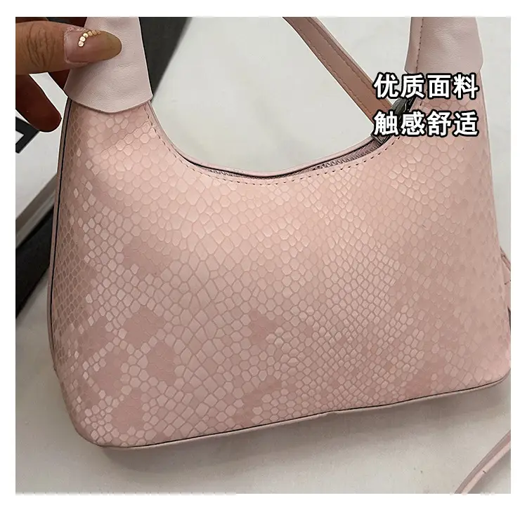 Maroon Snake Pattern Crossbody Bag for Women 2025 — feature 10