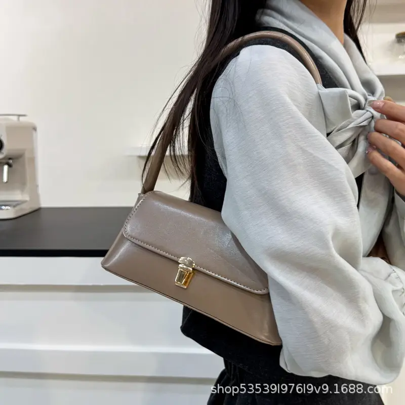 Black Leather Armpit Bag for Women 2025 — feature 17