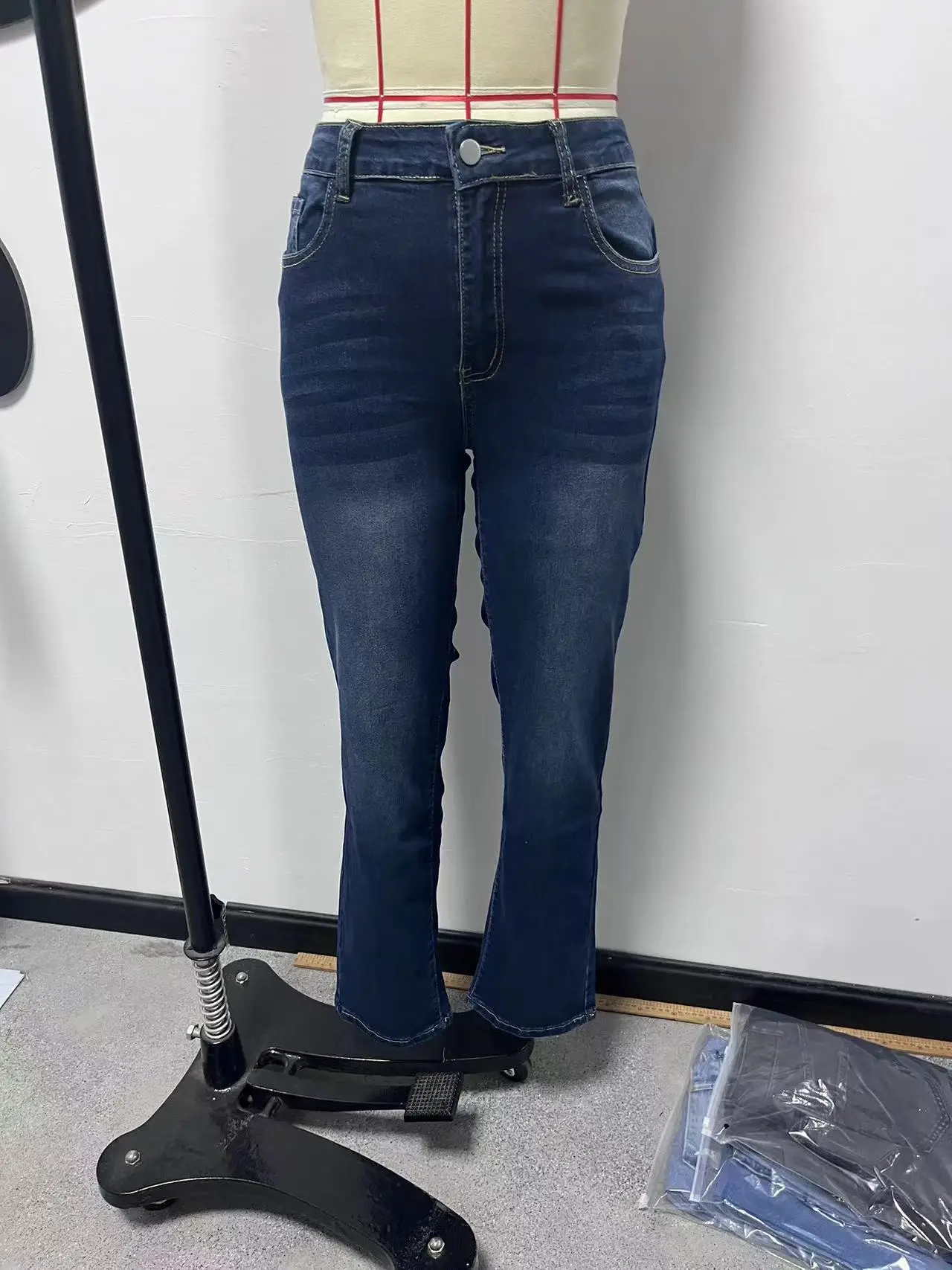 26 Spring Retro Dark Blue Skinny Jeans for Women — feature 11