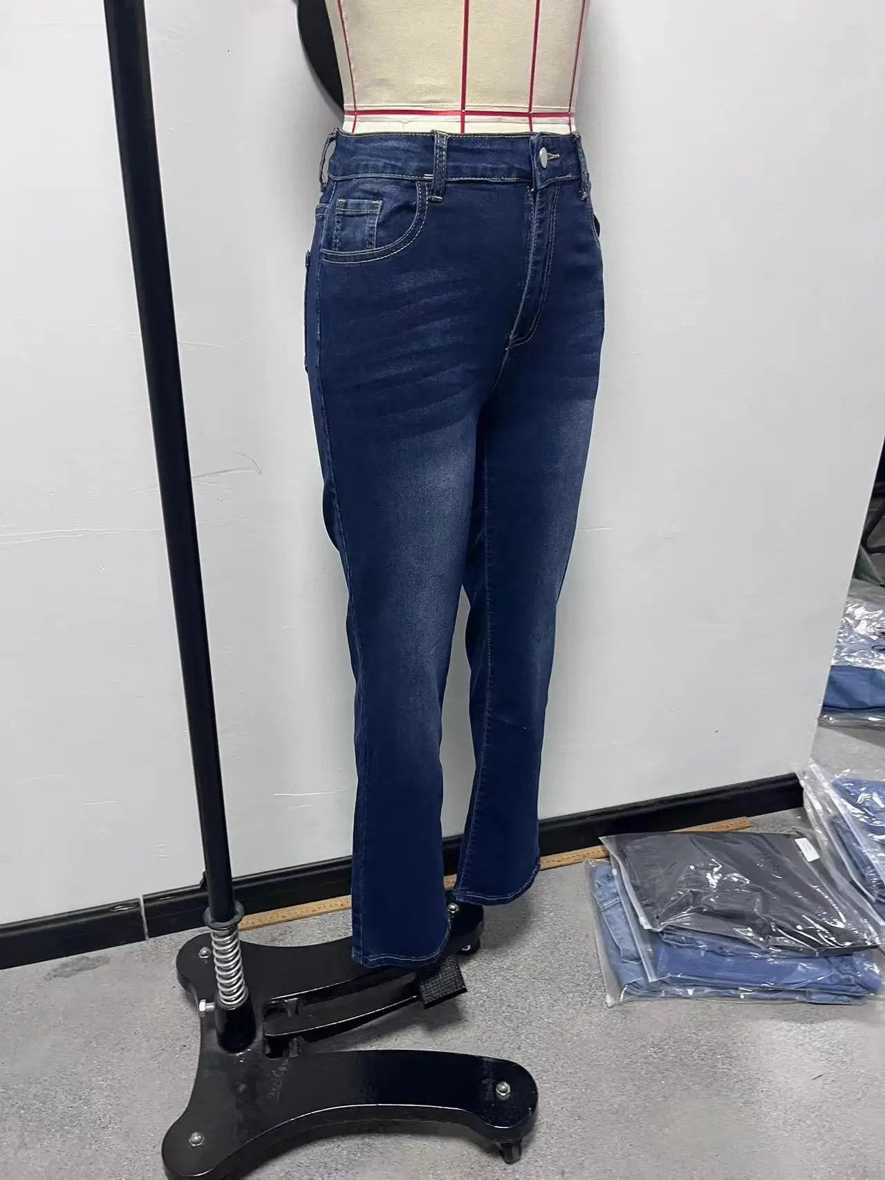 26 Spring Retro Dark Blue Skinny Jeans for Women — feature 16