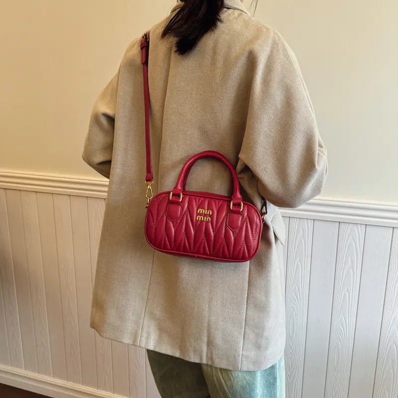 Black Pleated Quilted Shoulder Bag for Women 2025 - Image 7