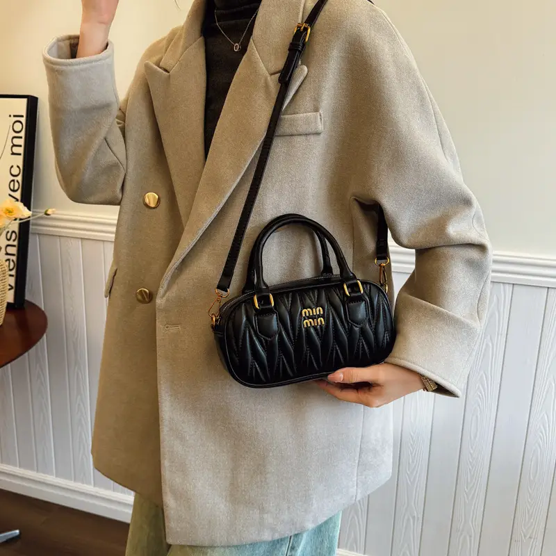 Black Pleated Quilted Shoulder Bag for Women 2025 - Image 8