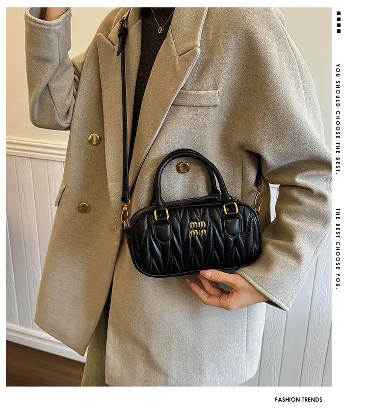 Black Pleated Quilted Shoulder Bag for Women 2025 — feature 3