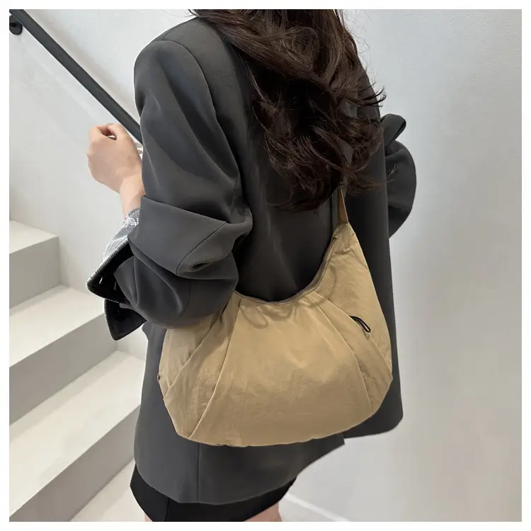 2025 New Nylon Crossbody Bag for Women Lightweight Sports Fitness — feature 10