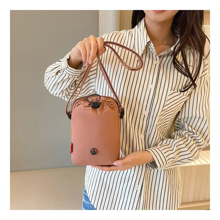 Waterproof Crossbody Bag for Men Women Waterproof Sports Bag — feature 15