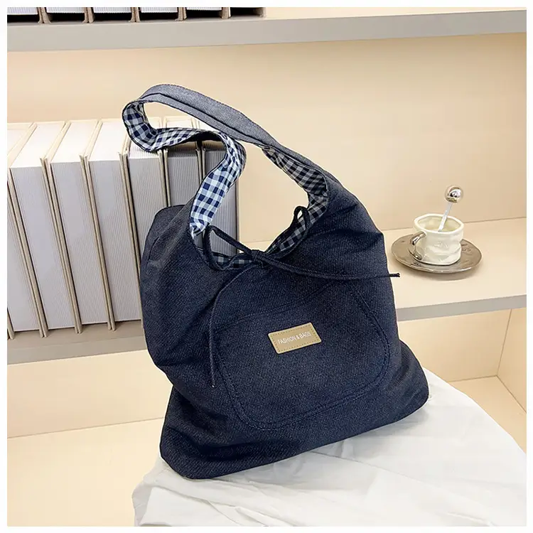 Women's Red Checkered Shoulder Bag with Black Zipper - Image 4