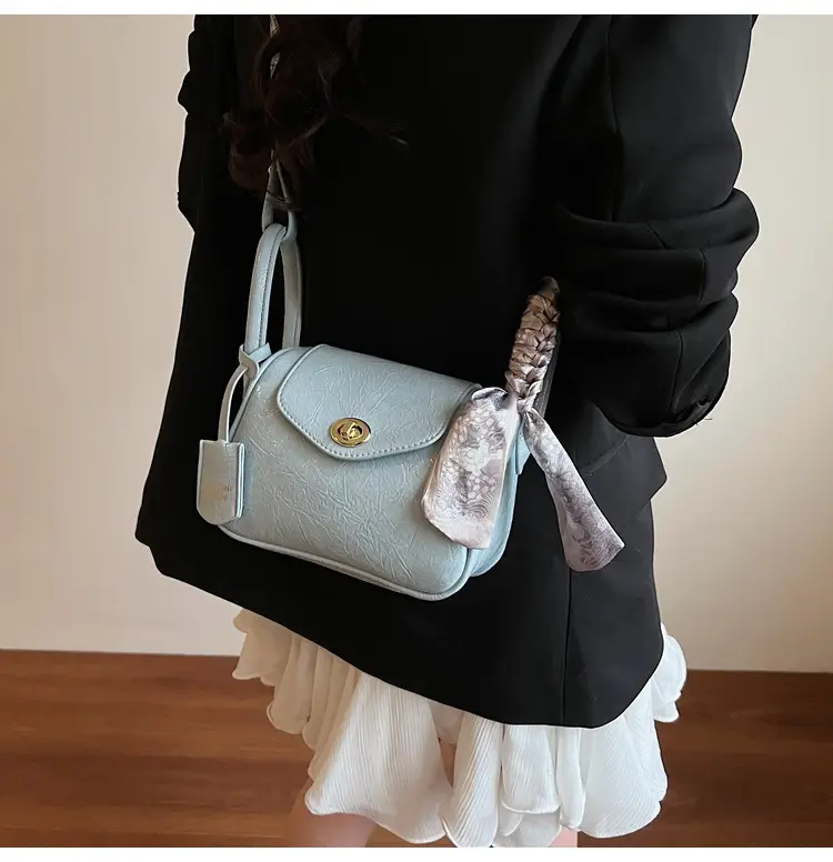 Women's Gold Leather Shoulder Bag 2025 New Trendy — feature 25