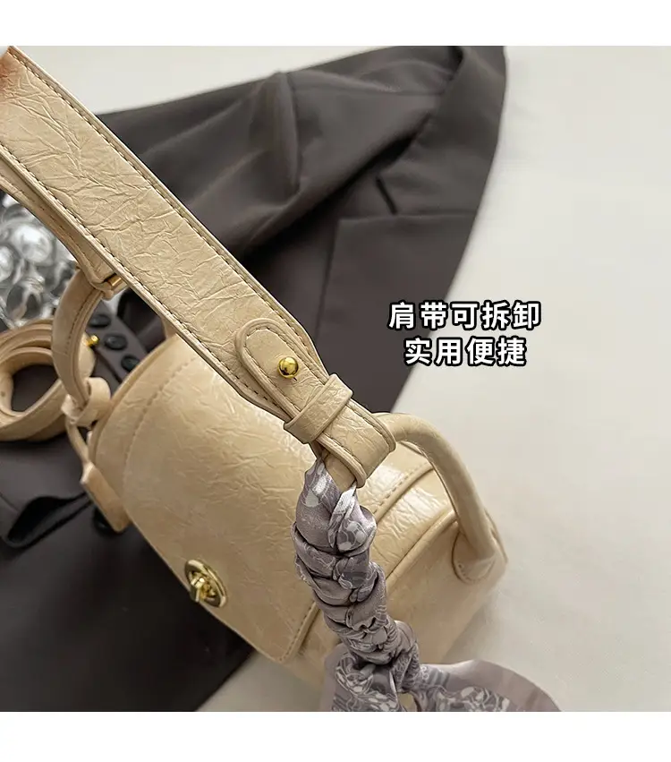 Women's Gold Leather Shoulder Bag 2025 New Trendy — feature 4