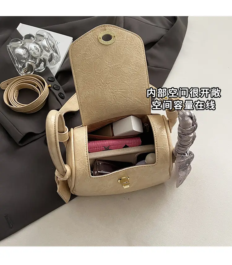Women's Gold Leather Shoulder Bag 2025 New Trendy — feature 8