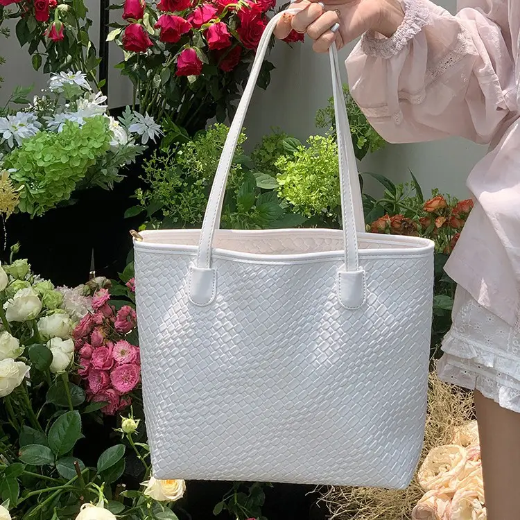 Black Textured Woven Shoulder Bag for Women - Image 4