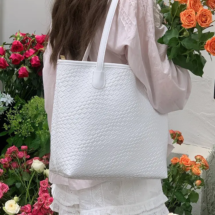 Black Textured Woven Shoulder Bag for Women - Image 5