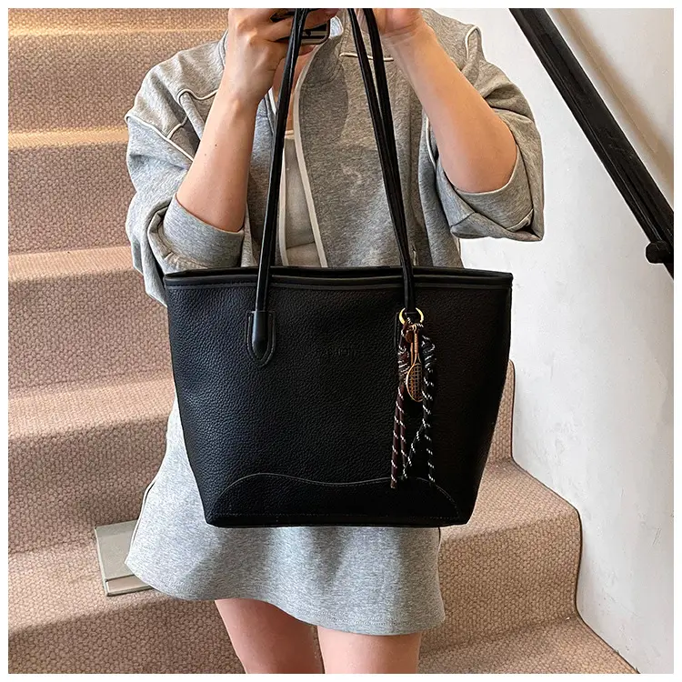 Retro Women's Shoulder Bag with Tassel Handle — feature 18