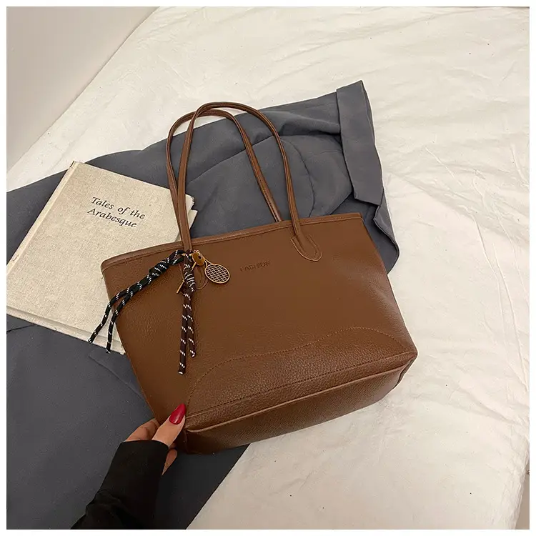 Retro Women's Shoulder Bag with Tassel Handle - Image 3