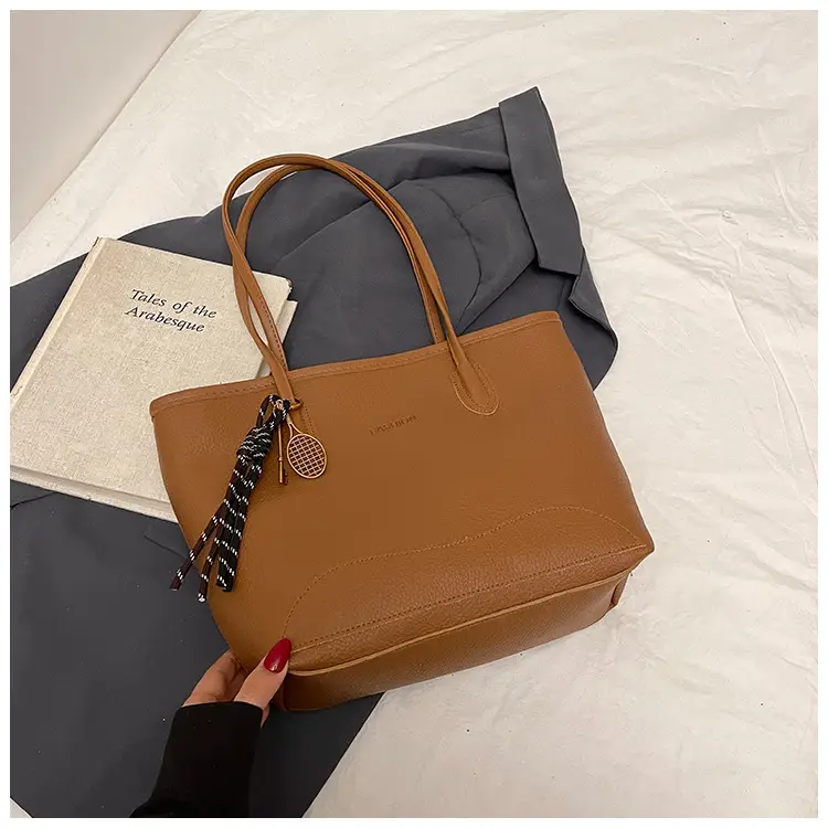 Retro Women's Shoulder Bag with Tassel Handle - Image 4