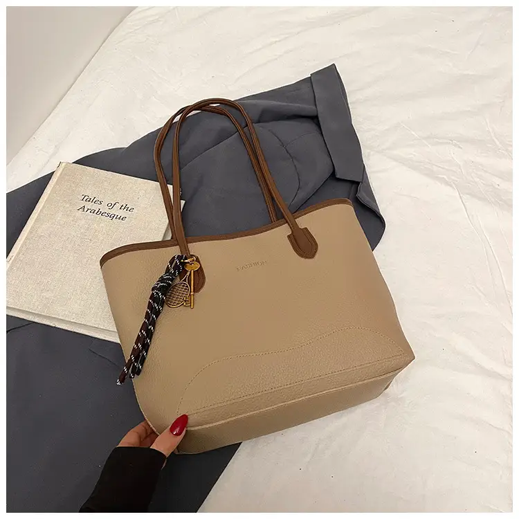 Retro Women's Shoulder Bag with Tassel Handle - Image 5
