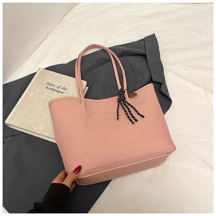 Retro Women's Shoulder Bag with Tassel Handle - Image 6
