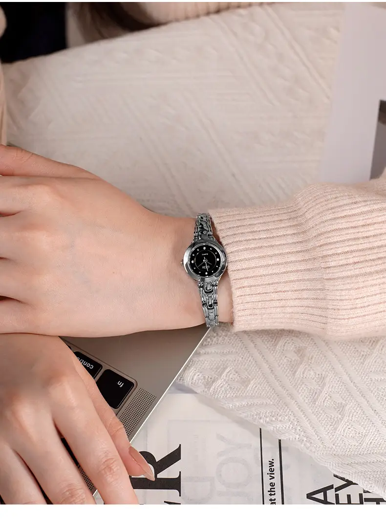 Gold Alloy Bracelet Watch with High-End Diamonds for Women — feature 15
