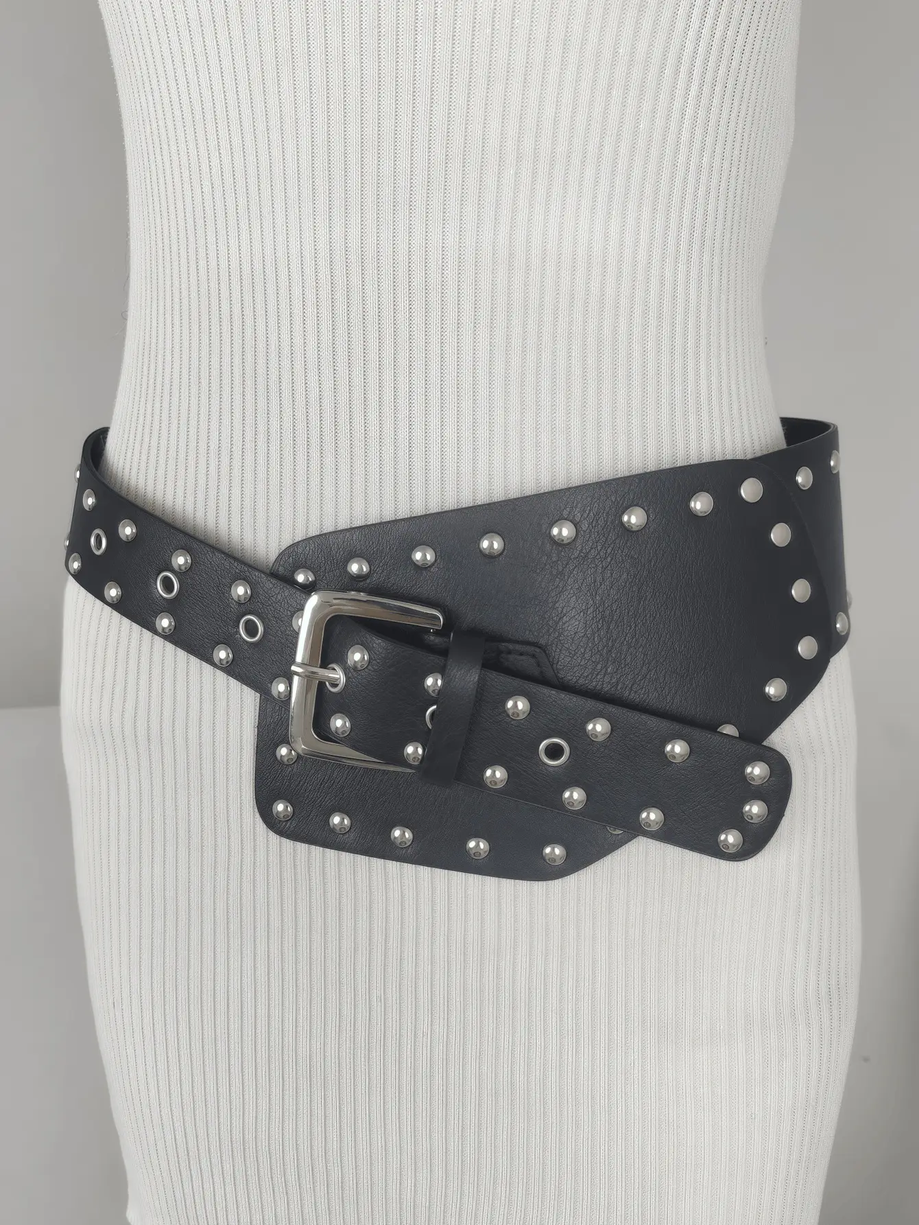 Lupita Leather Belt with Fur Tassels for Women - Image 4