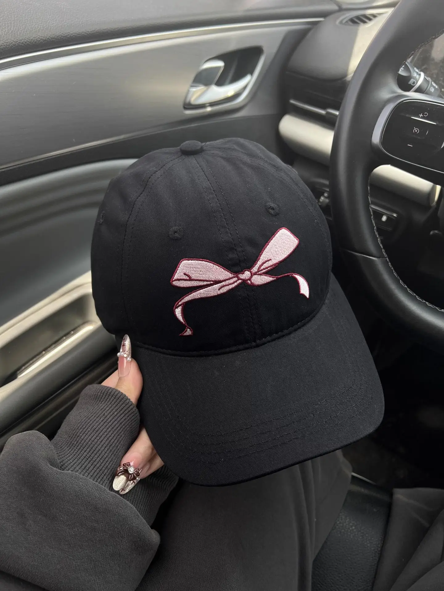 Black Bow Embroidered Baseball Cap for Girls — feature 7