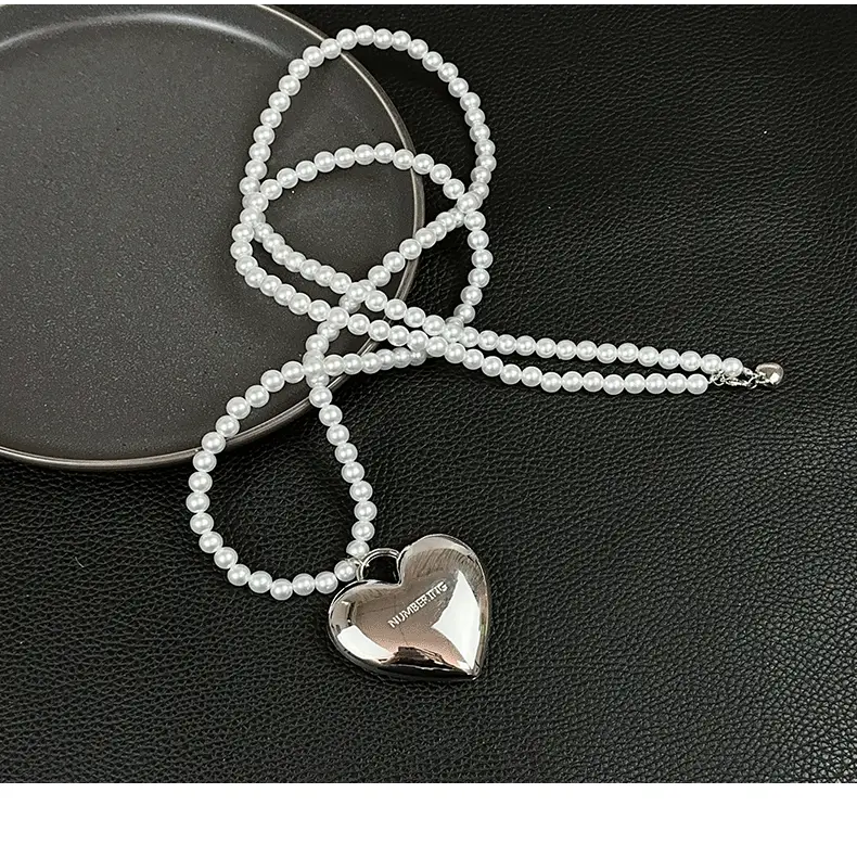 Vintage Heart Pearl Necklace with Heart Pendant — feature 7