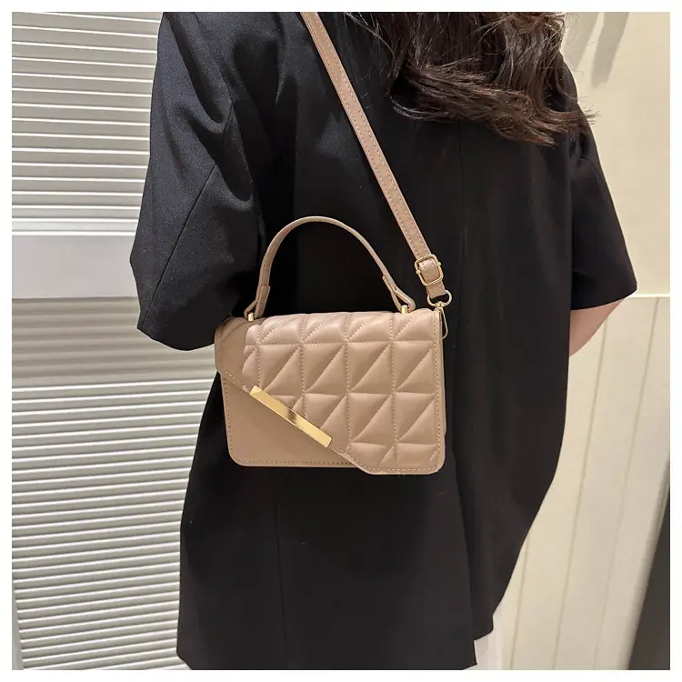 Women's Black Textured Shoulder Crossbody Bag 2025 — feature 15