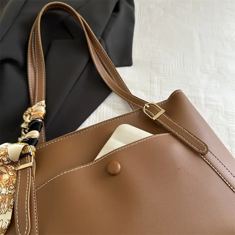 Women's Large Capacity Underarm Bag Brown Leather