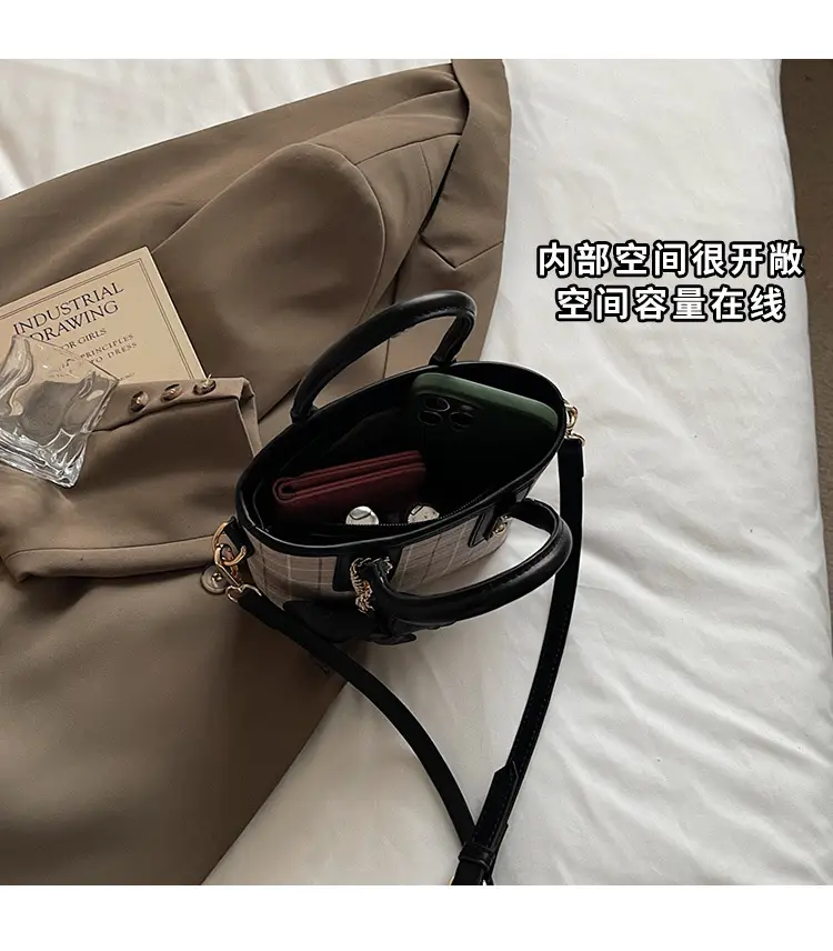Women's New Stone Pattern Shoulder Bag 2025 Spring Summer — feature 10