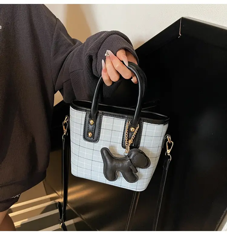 Women's New Stone Pattern Shoulder Bag 2025 Spring Summer — feature 19