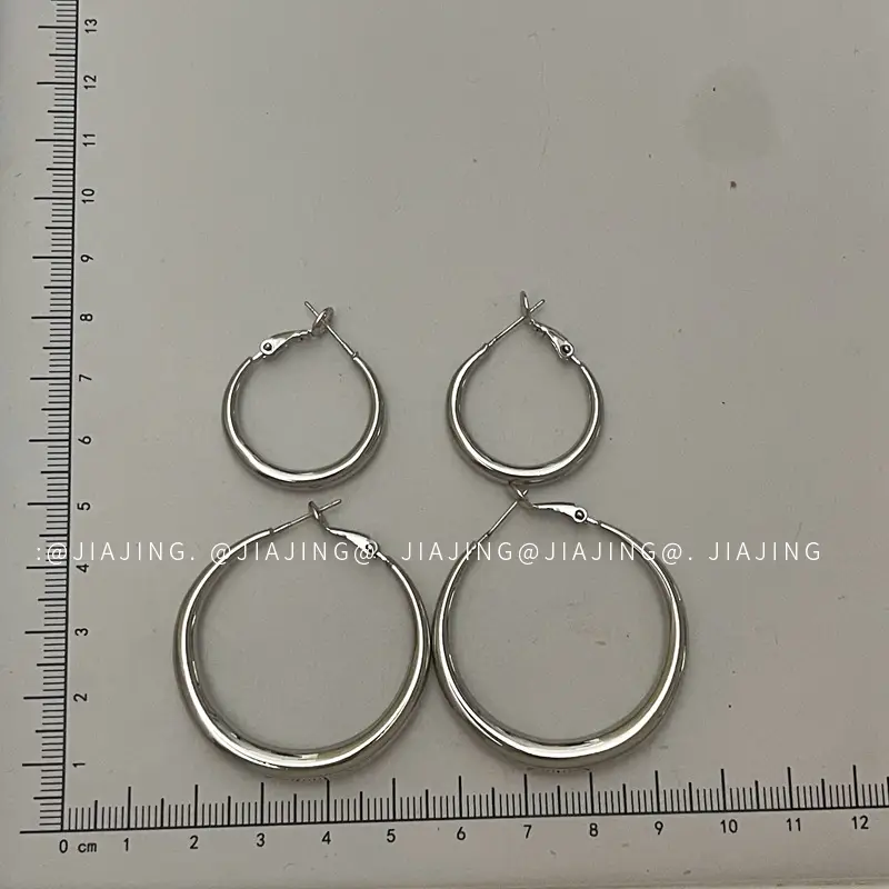 Cold Style Piece Ring Earrings Retro Circle Earrings 925 Silver Needle Niche High-end Temperament Light Luxury Style Simple Female ~ — feature 1