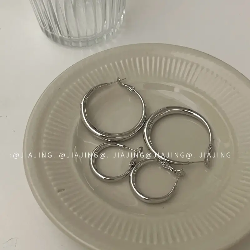 Cold Style Piece Ring Earrings Retro Circle Earrings 925 Silver Needle Niche High-end Temperament Light Luxury Style Simple Female ~ — feature 16