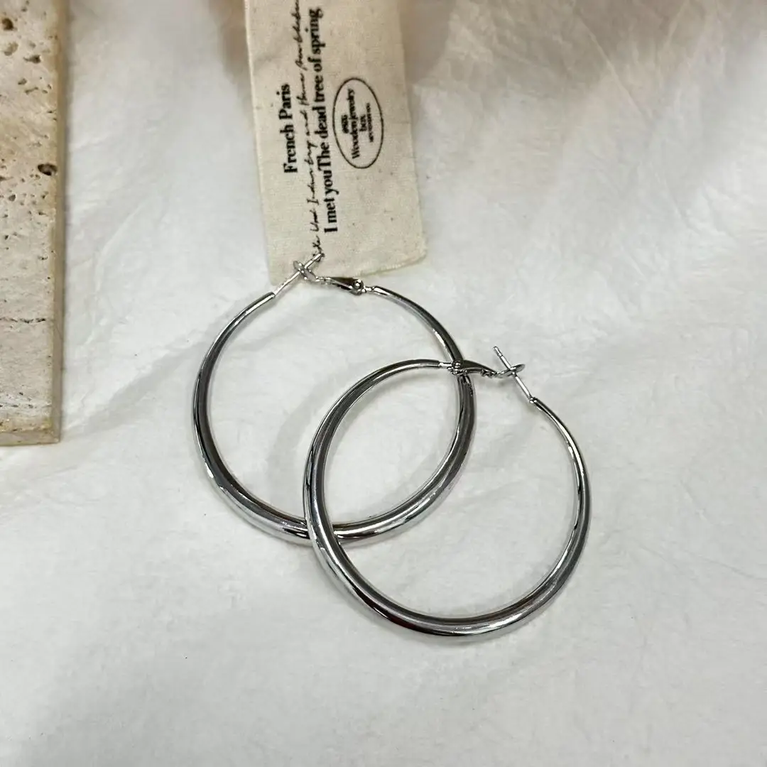 Cold Style Piece Ring Earrings Retro Circle Earrings 925 Silver Needle Niche High-end Temperament Light Luxury Style Simple Female ~