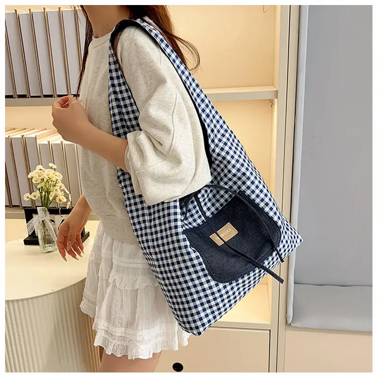 Red Checkered Casual Shoulder Bag with Black Zipper — feature 10