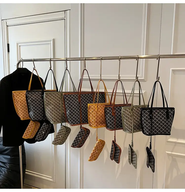 Retro Printed Quilted Shoulder Bag with Letter Commuting Design — feature 16