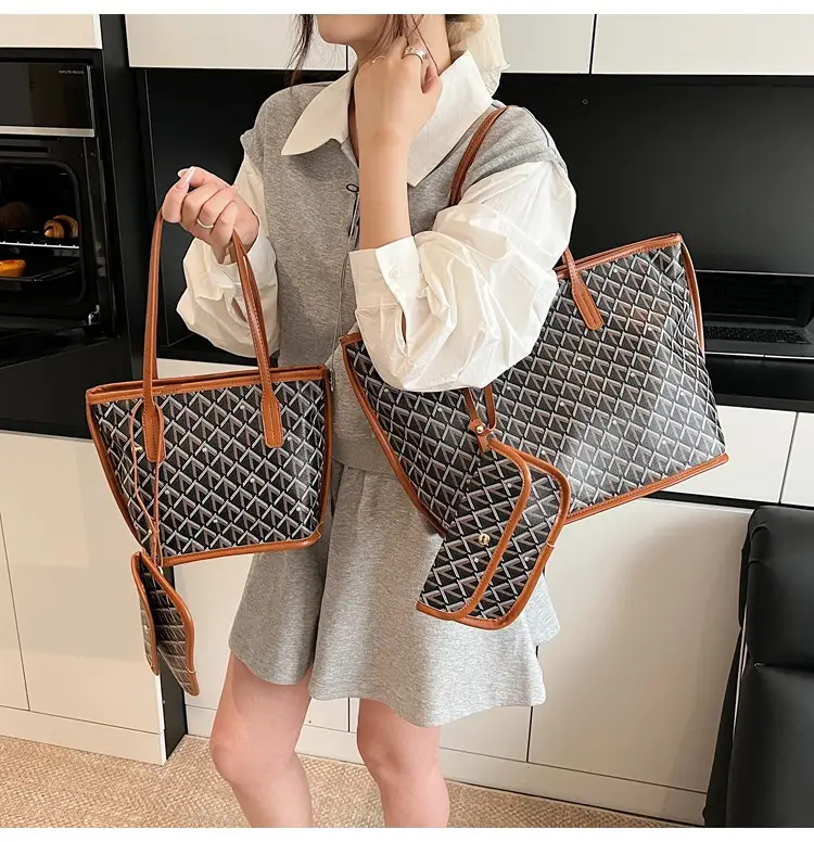 Retro Printed Quilted Shoulder Bag with Letter Commuting Design — feature 17
