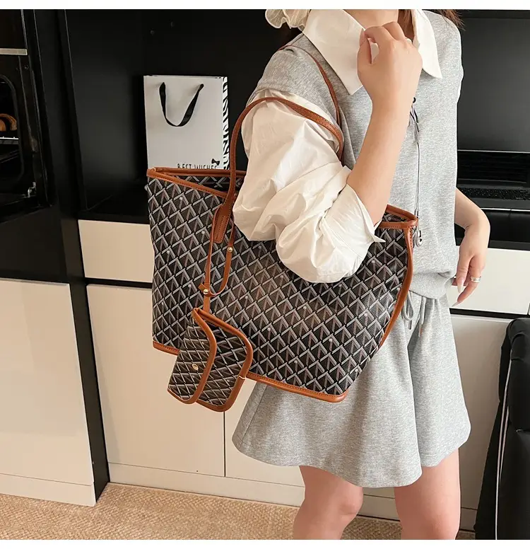 Retro Printed Quilted Shoulder Bag with Letter Commuting Design — feature 19