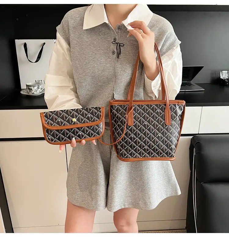 Retro Printed Quilted Shoulder Bag with Letter Commuting Design — feature 20