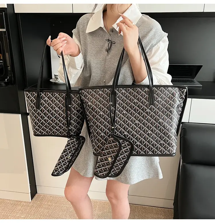 Retro Printed Quilted Shoulder Bag with Letter Commuting Design — feature 22
