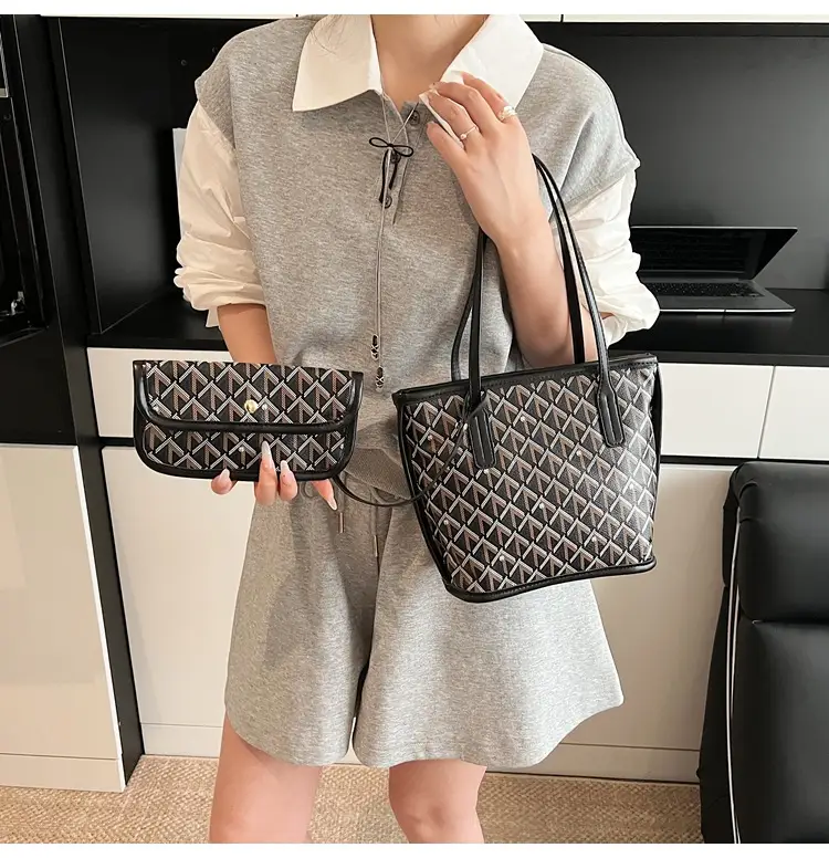 Retro Printed Quilted Shoulder Bag with Letter Commuting Design — feature 24