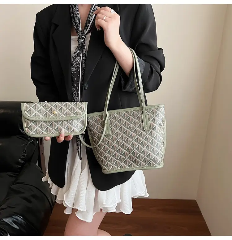 Retro Printed Quilted Shoulder Bag with Letter Commuting Design — feature 35