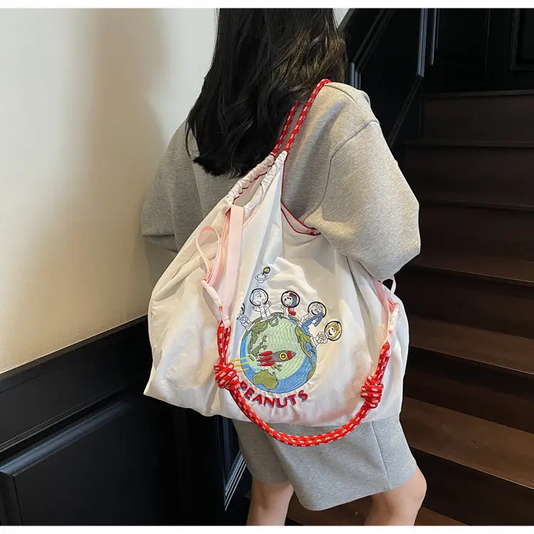 Cute Cartoon Armpit Bag for Girls Large Capacity Commuter Bag — feature 1
