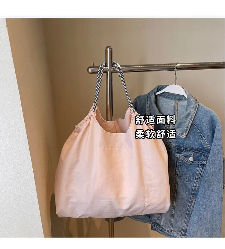 Cute Cartoon Armpit Bag for Girls Large Capacity Commuter Bag — feature 14