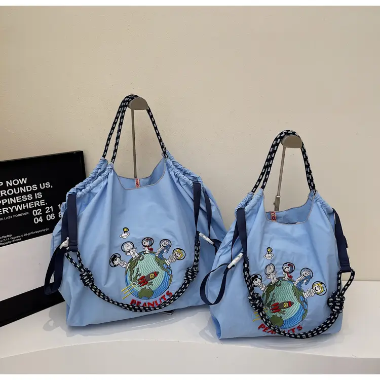 Cute Cartoon Armpit Bag for Girls Large Capacity Commuter Bag — feature 3