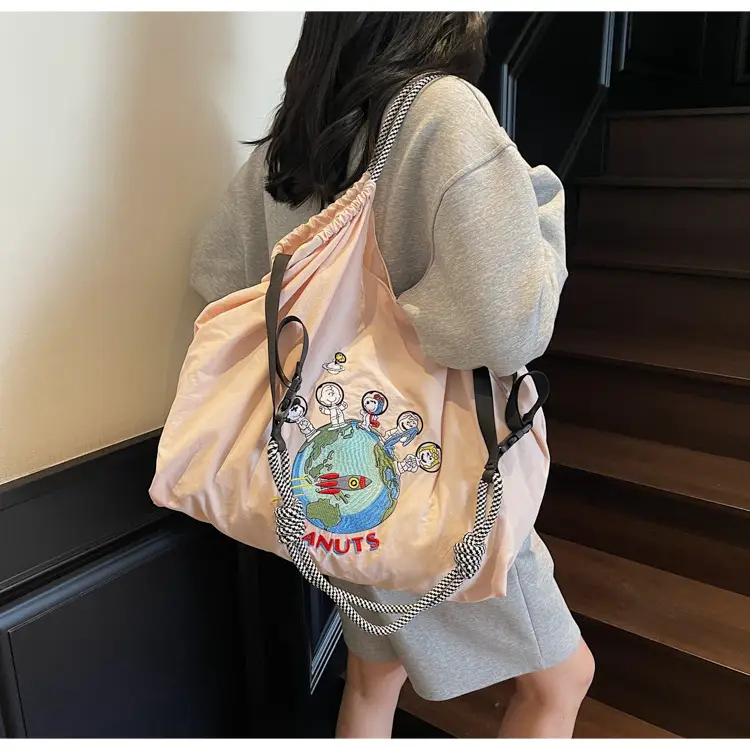 Cute Cartoon Armpit Bag for Girls Large Capacity Commuter Bag — feature 7