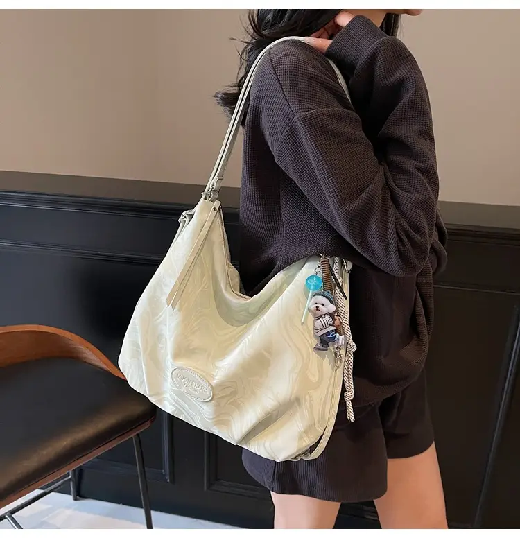 Women's Large Capacity Korean Style Shoulder Bag 2026 — feature 19