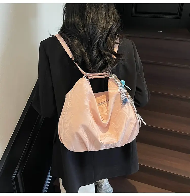 Women's Large Capacity Korean Style Shoulder Bag 2026 — feature 24