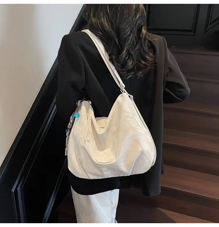 Women's Large Capacity Korean Style Shoulder Bag 2026 — feature 29
