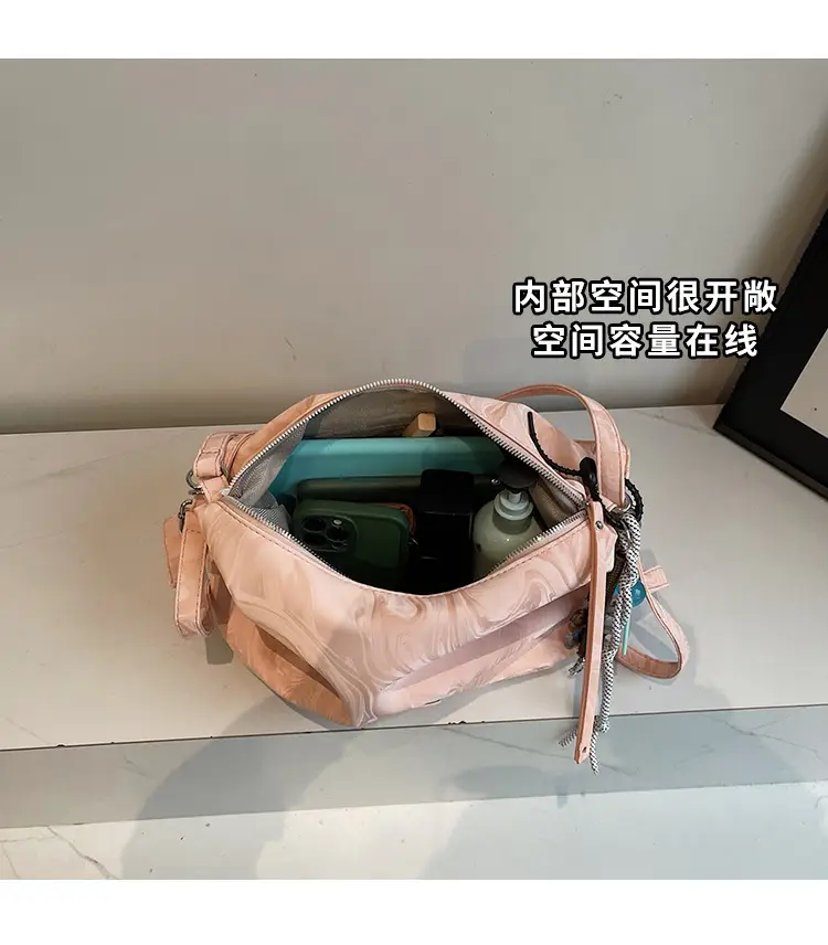 Women's Large Capacity Korean Style Shoulder Bag 2026 — feature 8