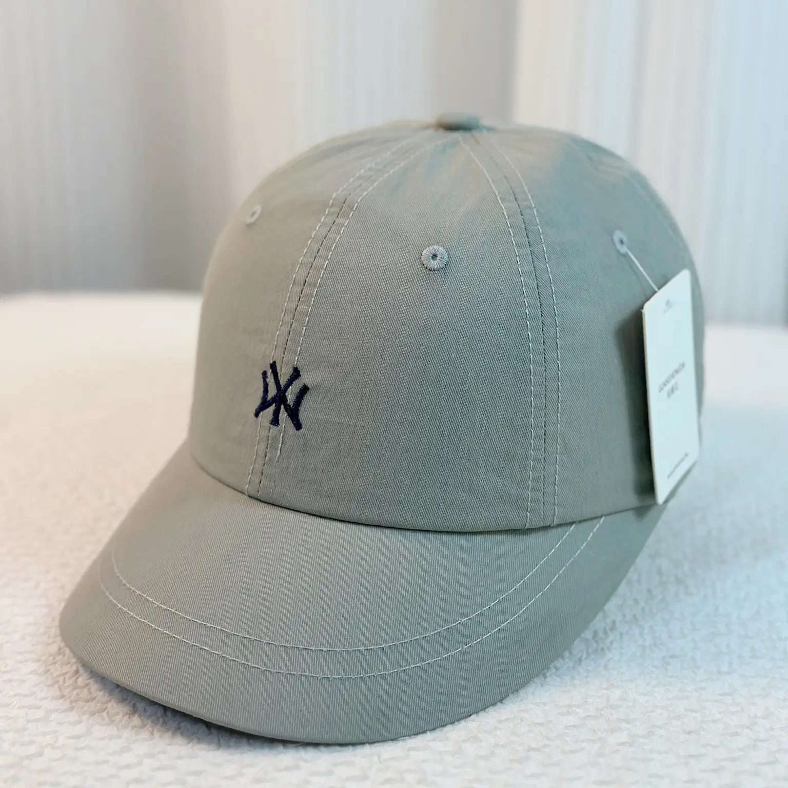 New Denim Ripped Baseball Cap Large Circumference White Black - Image 3
