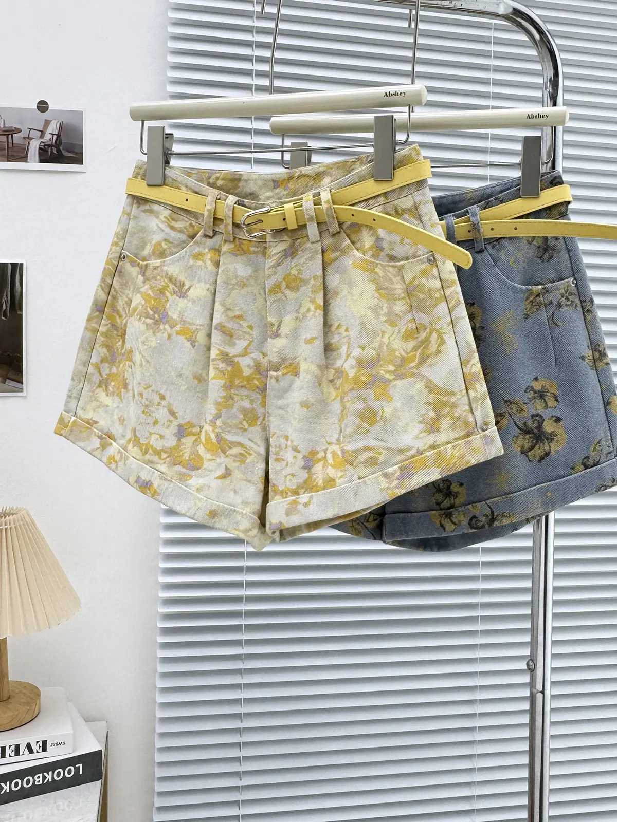 Korean Women Tie-Dye Denim Shorts High Waist Belt — feature 1